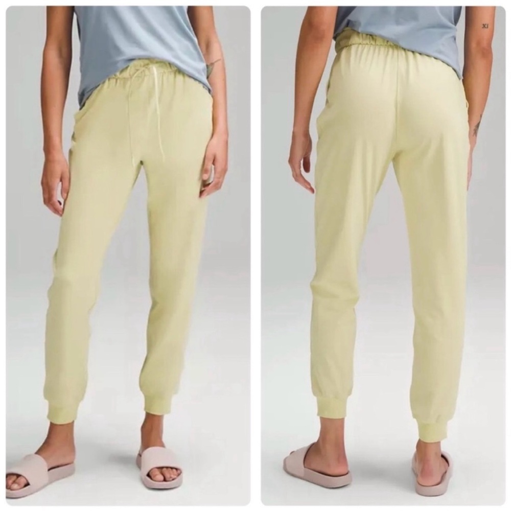 NWT Lululemon Stretch High-Rise Jogger
